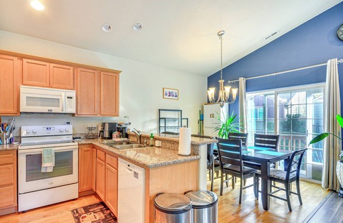 Parkrose Casa | WFH-Friendly Hub w/Fenced Patio in Portland!