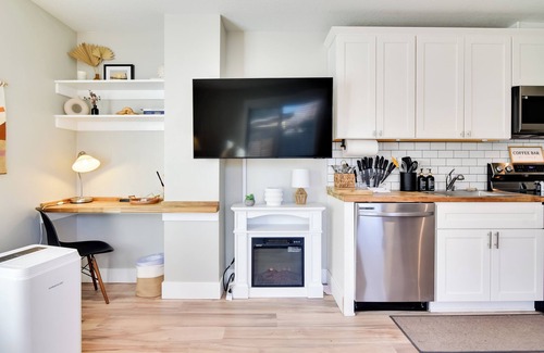 St. Johns Casa | WFH Friendly: Walkable Portland Townhome