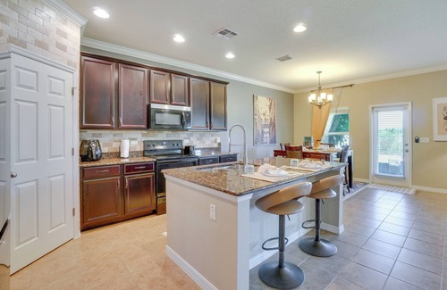 Orlando Casa | WFH, Relax & Enjoy At-Home Comforts in Orlando