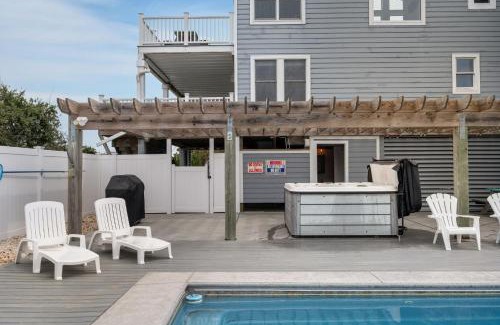 Whalehead Beach Casa | WH230 A Golden Opportunity