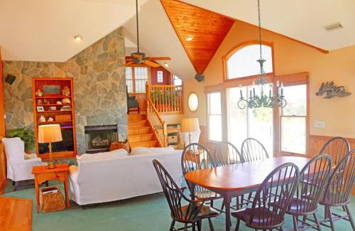 Whalehead Beach Casa | WH852- Mellow Yellow