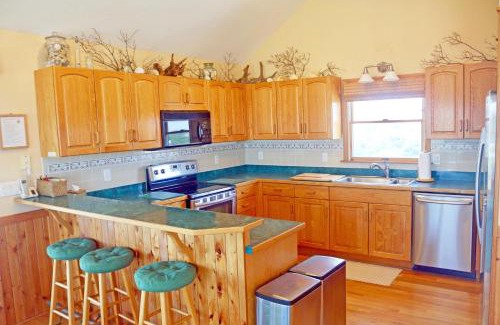Whalehead Beach Casa | WH852- Mellow Yellow