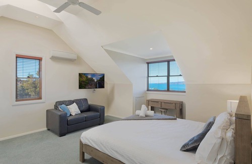 Eden Cabina | Whale Cove Circuit 4 bedroom home