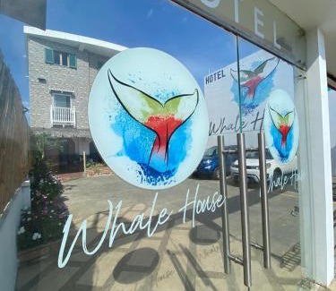 Puerto López Hotel | Whale House Hotel