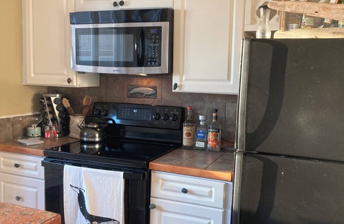 Lubec Cabaña | Whale Ledge Cottage - In the heart of Lubec with AMAZING Waterviews!