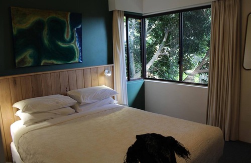 Narooma Hotel | Whale Motor Inn and Restaurant