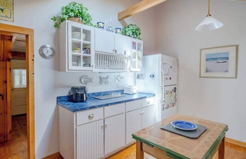 Peaks Island Casa | Whale of a Time Summa