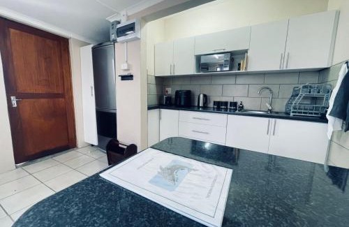 Amanzimtoti Apartamento | Whale's Cove
