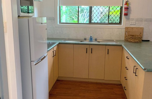 Urangan Cabina | Whale's Tail 1 BR Cabin - 300m to Beach.