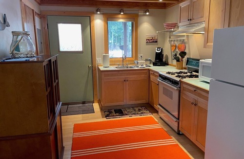 Juneau Cabaña | Ballena Song Cottage-Privado y acogedor