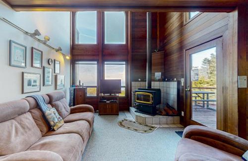 Mendocino Casa | Whale Song