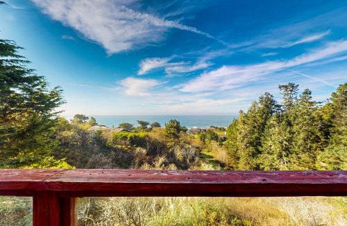 Mendocino Casa | Whale Song