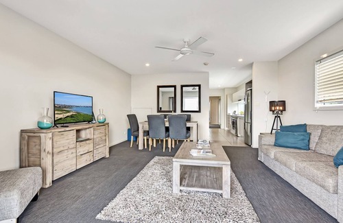Caves Beach Casa | Caves Beach Villa Whale Tales Coastal Charm, Double Storey & Relaxing Vibes