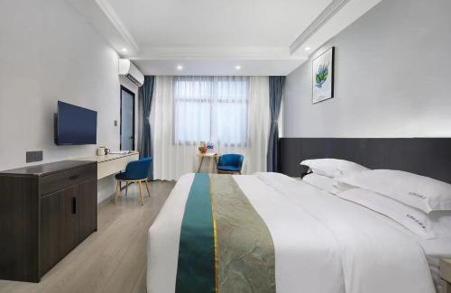 Fenghuang Hotel | Whale Time Fenghuang Jiaxiang Light Luxury Hotel