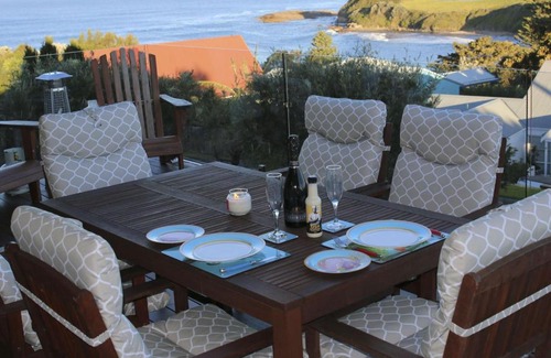 Gerringong Casa | WHALE WATCH Gerringong 4pm check out Sundays