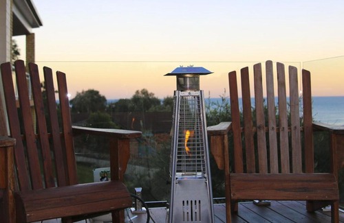 Gerringong Casa | WHALE WATCH Gerringong 4pm check out Sundays