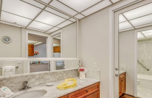 Kaanapali Condominio | Whaler 6th Floor Oceanview Studio 0 Bedroom Condo by RedAwning
