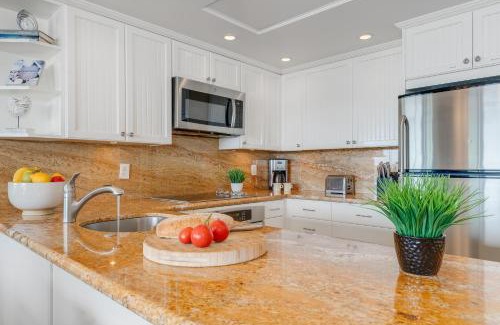 Kaanapali Casa | Whaler 712 · WHA 712 Kaanapali OceanFront Condo w Ocean Views