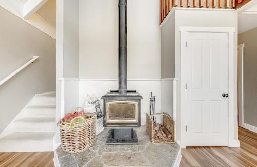 Bodega Bay Casa | Whaleship Harbor View