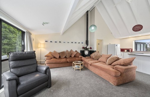 Otaki Beach Casa | Wharerata - Otaki Beach Holiday Home