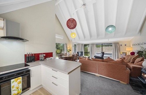 Otaki Beach Casa | Wharerata - Otaki Beach Holiday Home