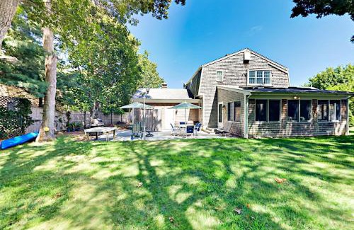 Hyannis Casa | Wharf Side Hideout