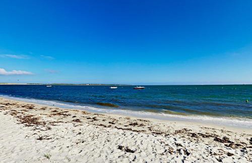 Hyannis Casa | Wharf Side Hideout