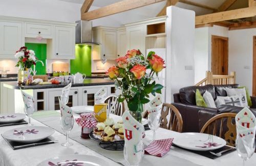 Tresmeer Casa | What A Beauty - Thr