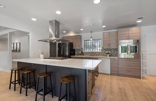 Davis Casa | What a Rare Find-with Pool