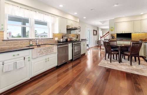 Montauk Casa | What You Have! Eat, Swim, Scenic Montauk. Hither Hills St. Park to "The Point"
