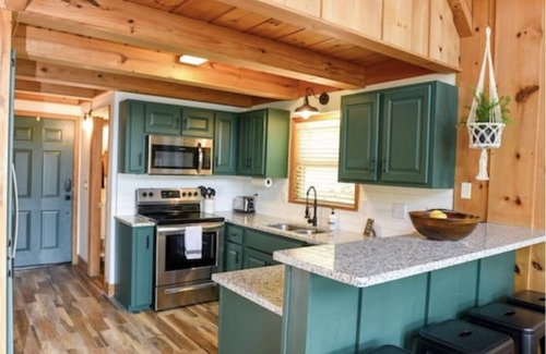 Flat Hollow Marina Casa | Whatever Floats Your Boat! Norris Lake Waterfront w/ Private Dock Sleeps 15