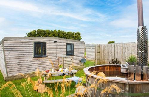 Helston Casa | Wheal Prosper - Hot Tub - Free Wi-Fi - Parking - On-site Activities