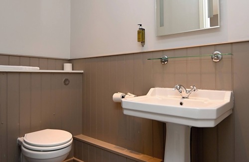 Baslow Hotel | Wheatsheaf, Baslow by Marston's Inns