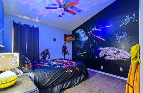 Windsor Palms Casa | Wheelchair accessible Lakeview 4BR house with pool spa themed rooms game room