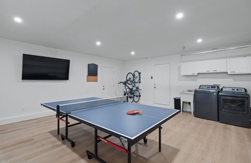 Loma Alta Apartamento | Wheels, Waves & Game Night Retreat