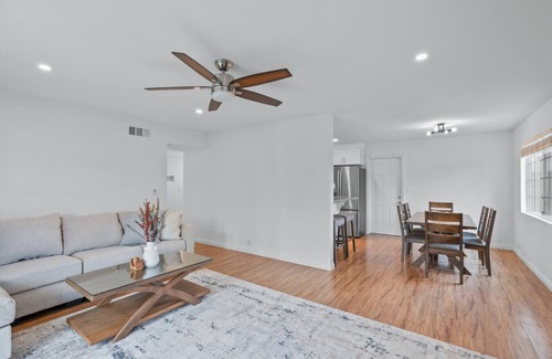 Loma Alta Apartamento | Wheels, Waves & Game Night Retreat