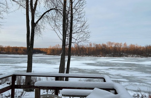 Three Rivers Casa | Charming 2-bedroom house in Three Rivers with WiFi and AC on Mud Lake.