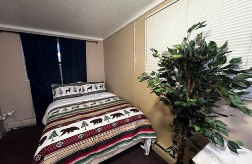 Bonesteel Cabina | Whetstone Bay Lodge Room 4 - Sleeps 4