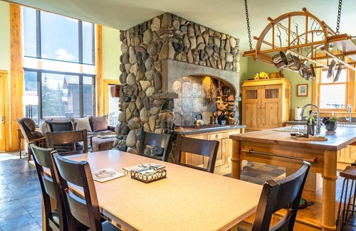 Crested Butte Casa | Whetstone Chalet / Dog Friendly W/Incredible Views! Hot Tub! Close to Rec Path!