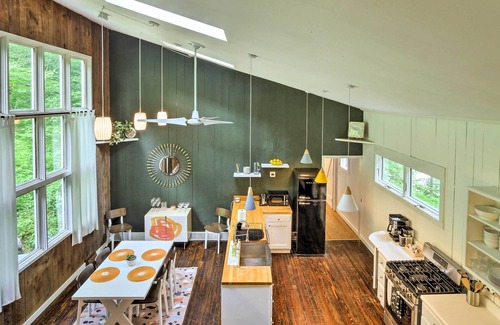 New Preston Cabaña | Whimsical Cottage in Washington w/ Fire Pit!