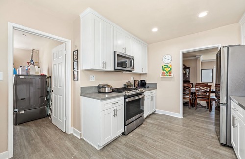 Westmont Casa | Whimsical Family Stay 10 Min Walk to PV Hospital