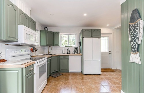 Huntsville Cabaña | Whimsical Muskoka Cottage in beautiful Hidden Valley