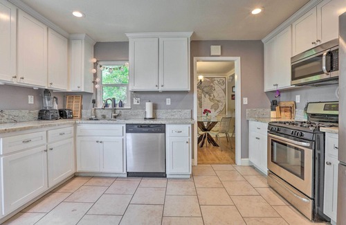 Southwestern Sacramento Casa | Whimsical Sacramento Home w/ Garden & Patio!
