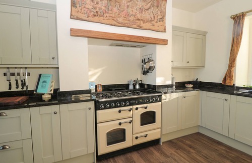 Embleton Cabaña | WHINSTONES AT 4 THE VILLAS, pet friendly, with open fire in Embleton