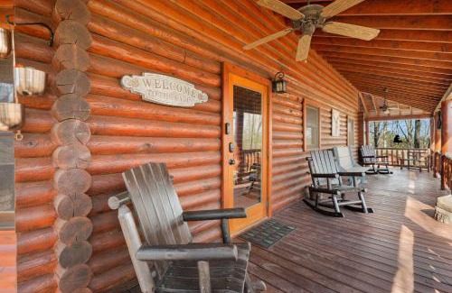 Mineral Bluff Casa | Whippoorwill Calling - Panoramic Mineral Bluff Cabin - Panoramic Views, Hot Tub, Nature Trail, Private Cul-De-Sac Home, Firepit,