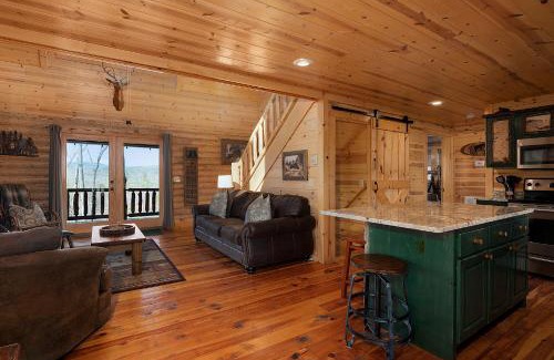 Mineral Bluff Casa | Whippoorwill Calling - Panoramic Mineral Bluff Cabin - Panoramic Views, Hot Tub, Nature Trail, Private Cul-De-Sac Home, Firepit,