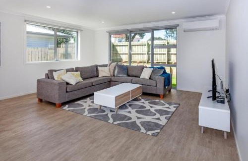Whiritoa Casa | Whiritoa Beach Getaway - Room for all!