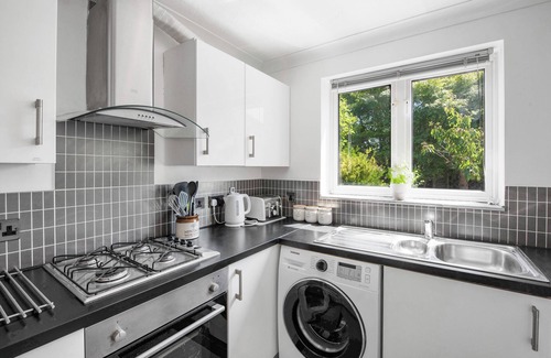 Worcester Casa | WhiskAwayHomes Pirie Avenue No. 2