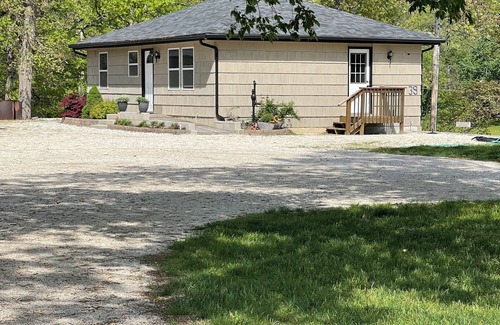 Sunrise Beach Casa | Whiskey Barrel Bunkhouse