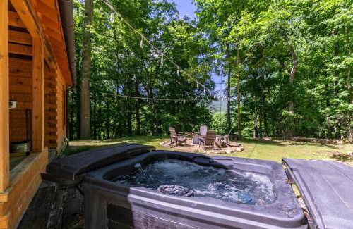 Sugar Grove Casa | Whiskey Creek Cabin